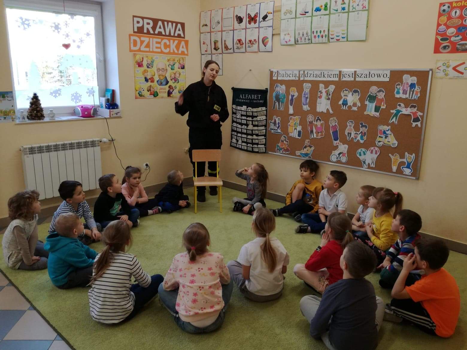 Strażak w II siedzibie przedszkola